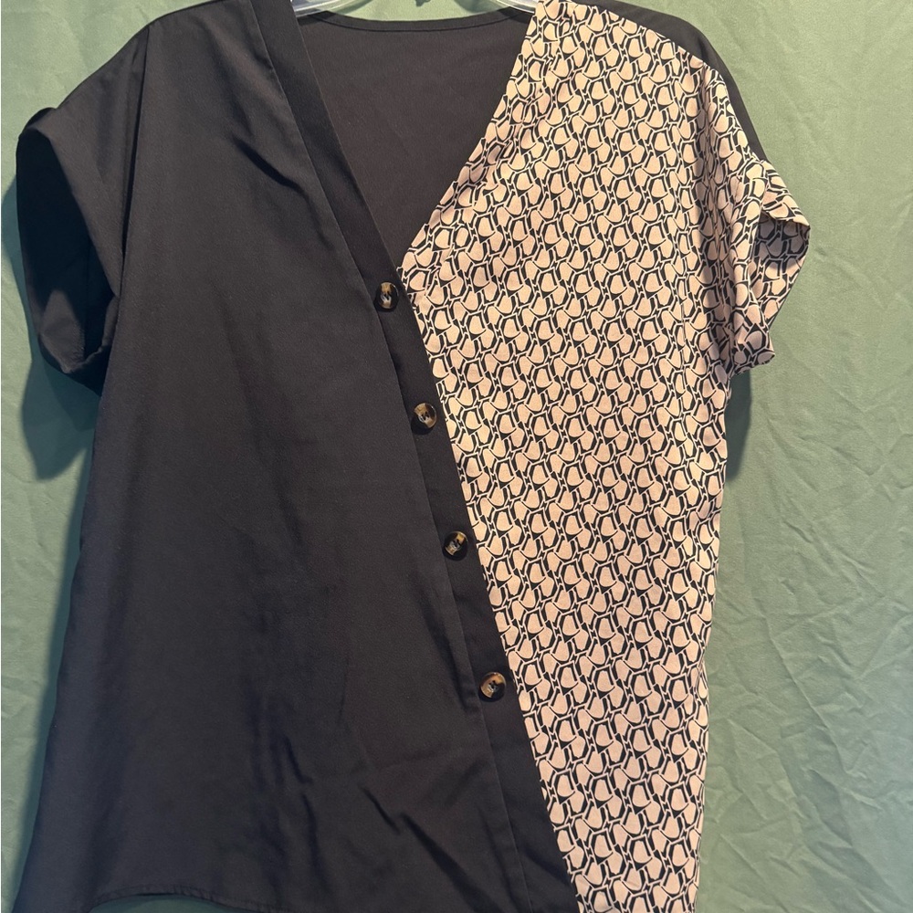 Women’s SHEIN Black and White Patterned Blouse